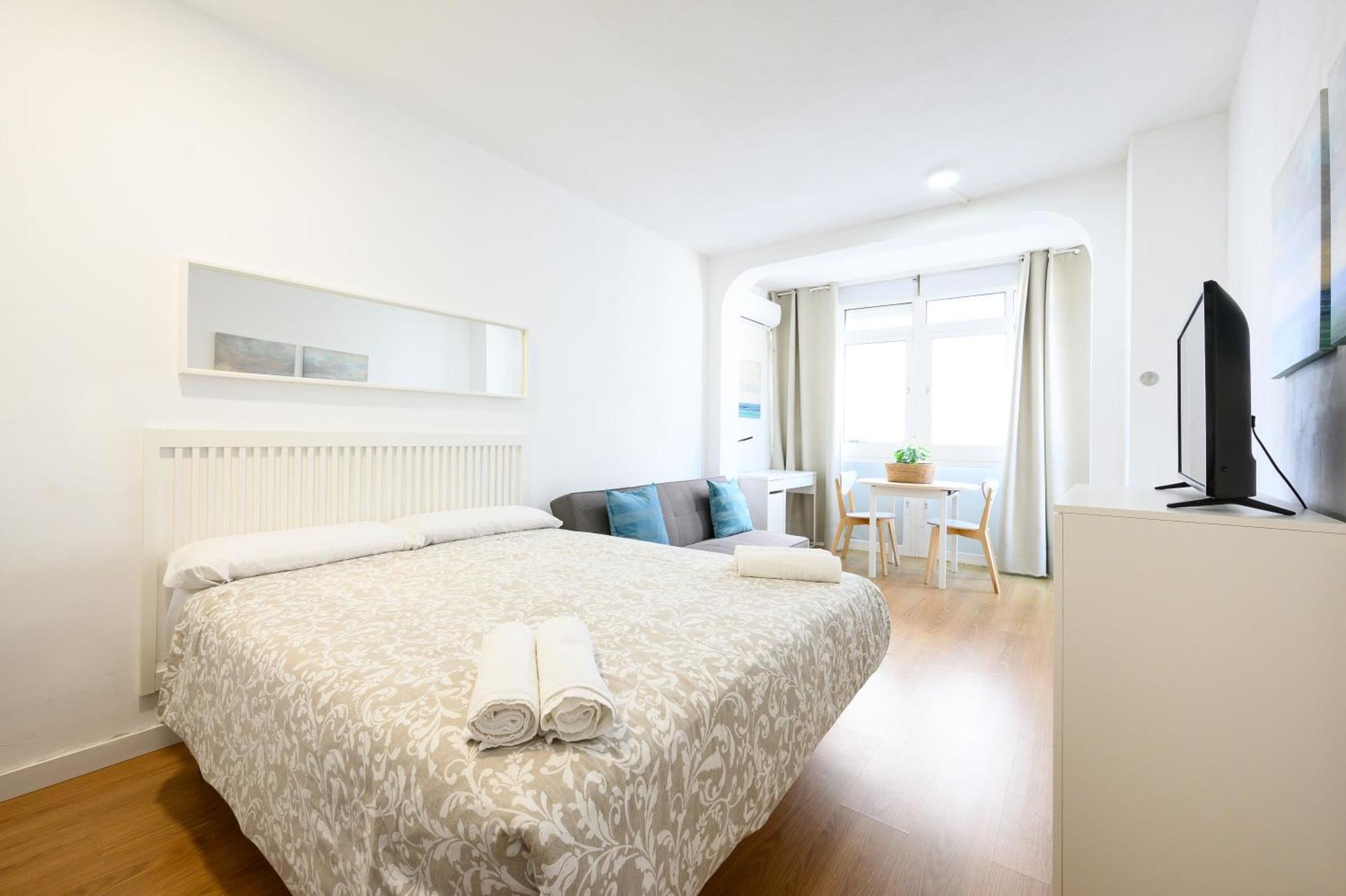 Estudio Apolo Beach I Марбелья Экстерьер фото