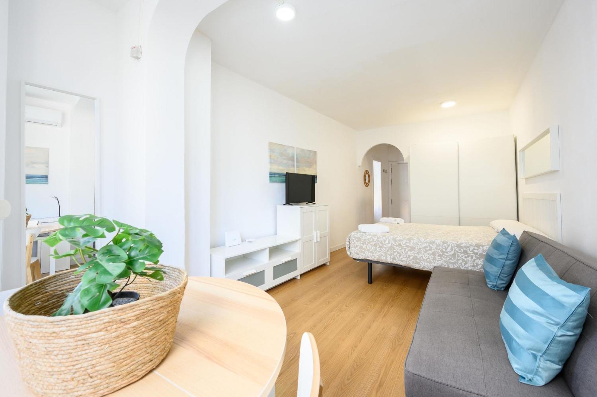 Estudio Apolo Beach I Марбелья Экстерьер фото