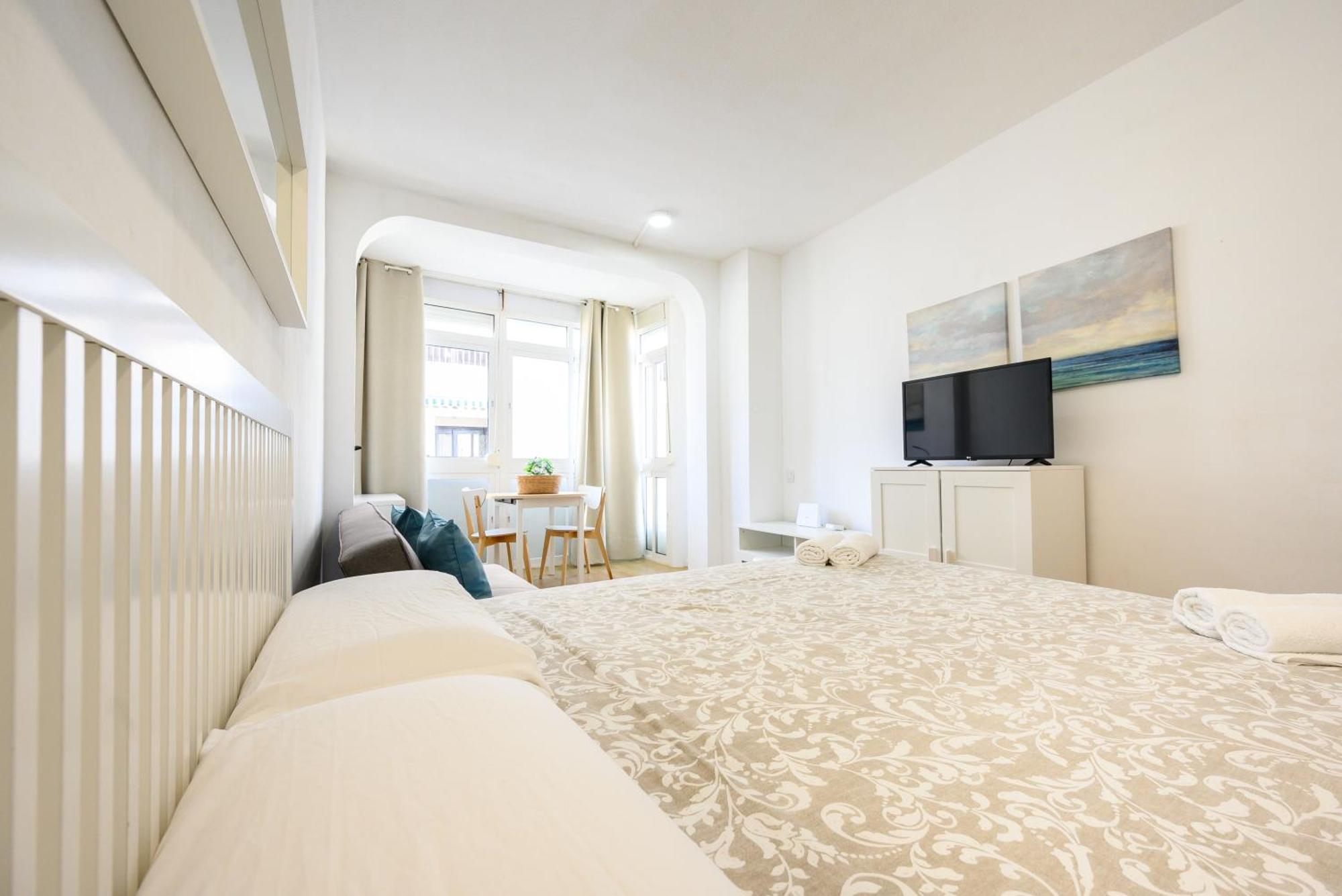 Estudio Apolo Beach I Марбелья Экстерьер фото